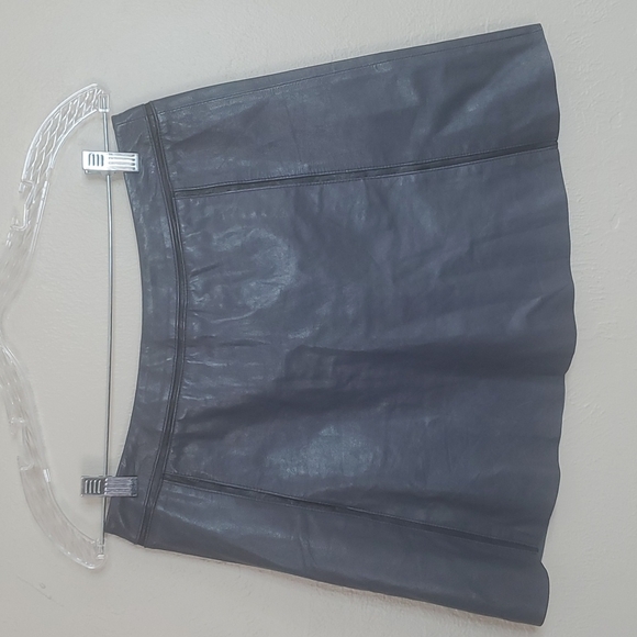 Vince 100% Leather Navy/Black Mini Skirt Size 2